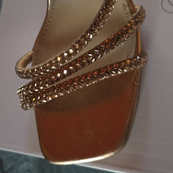 Heel sandals,dark gold. - Picture 3 of 3